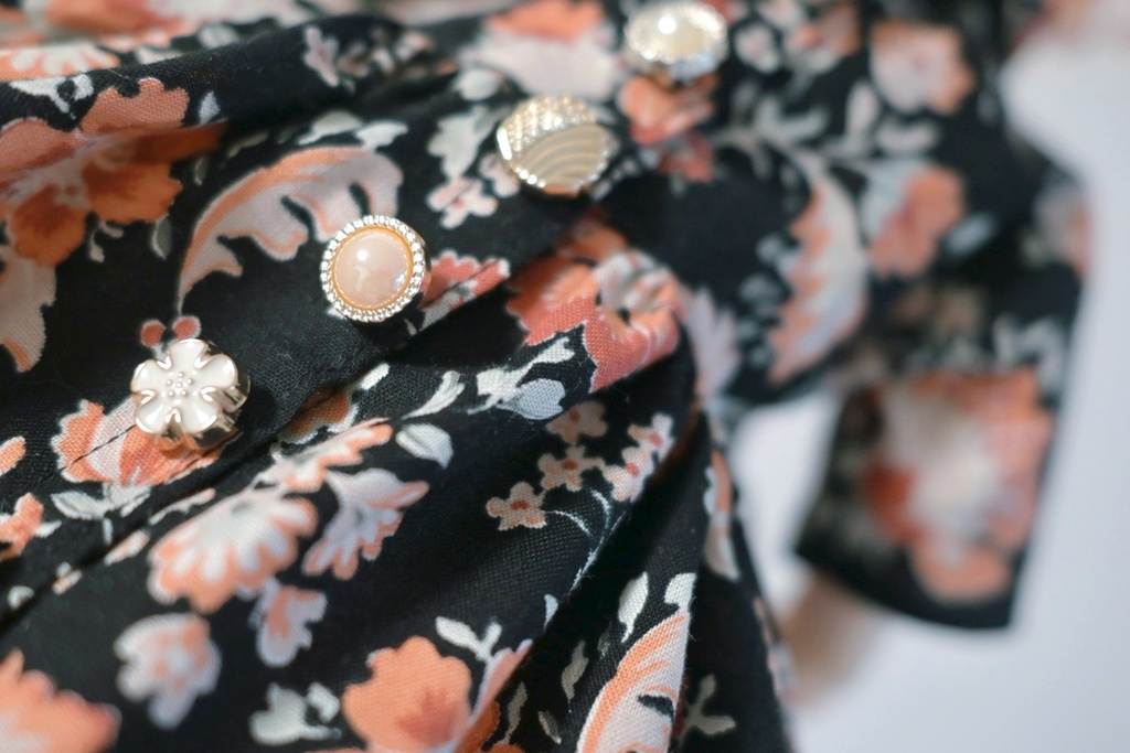 アンティークちっくな✳︎花柄ミニワンピ
