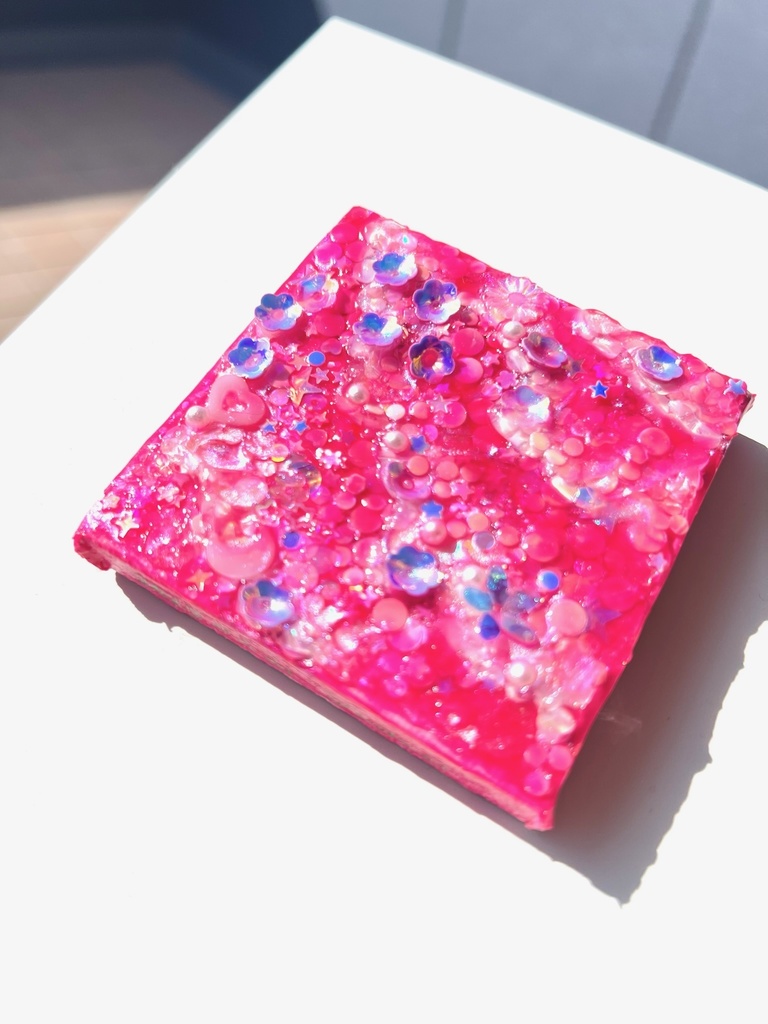 てのひらになみおと『ギャルピンク』