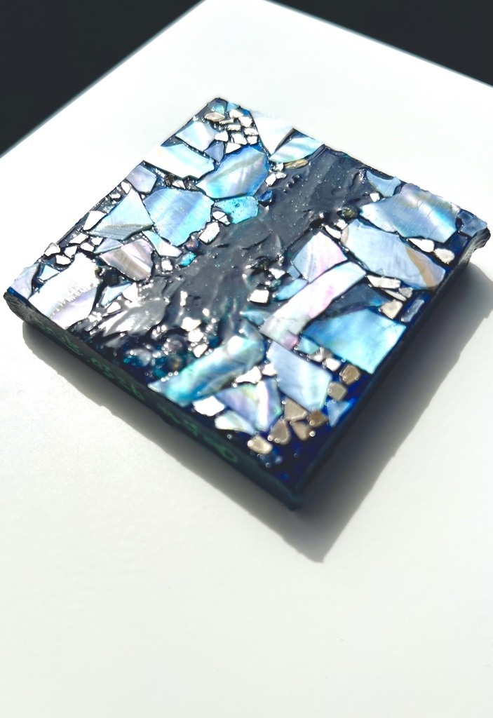 てのひらになみおと『<流氷>鉄紺』