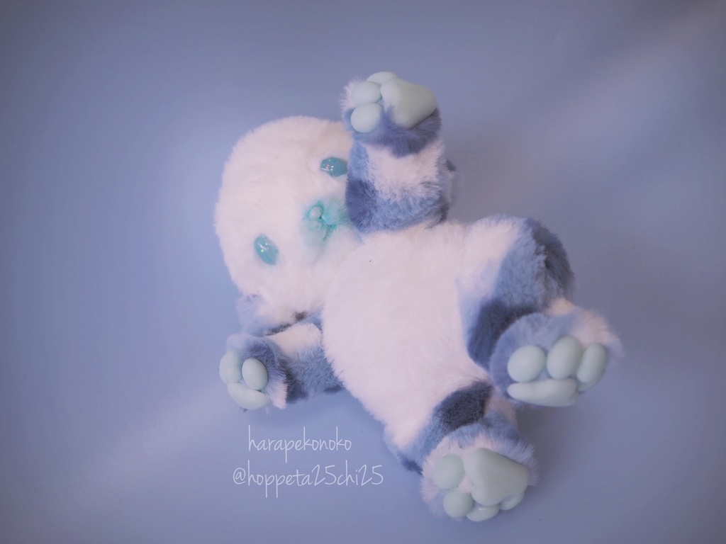 『ぬいぐるみみたいなコ』(おめめとろりん)