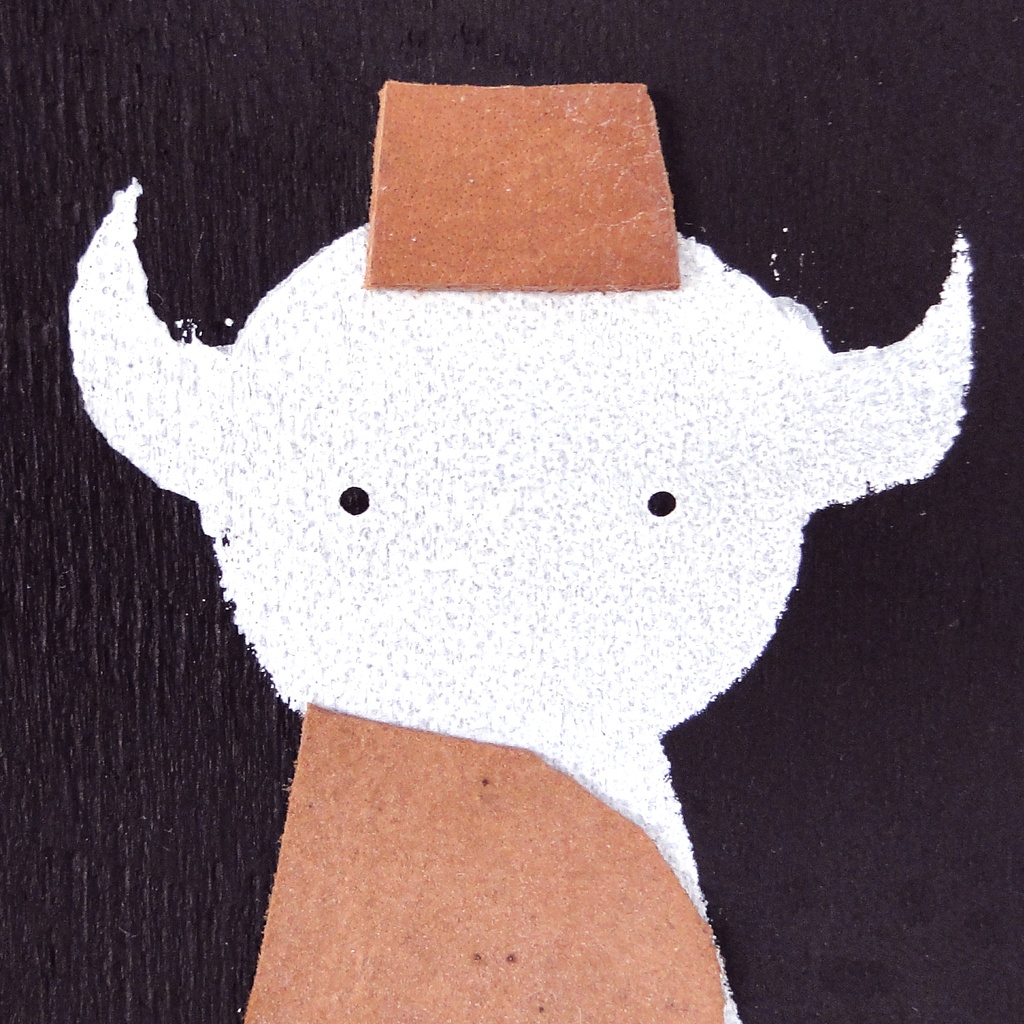 革鎧をつけたツノの小人兵隊のウッドアート オブジェ 木工 木雑貨 妖精 No7