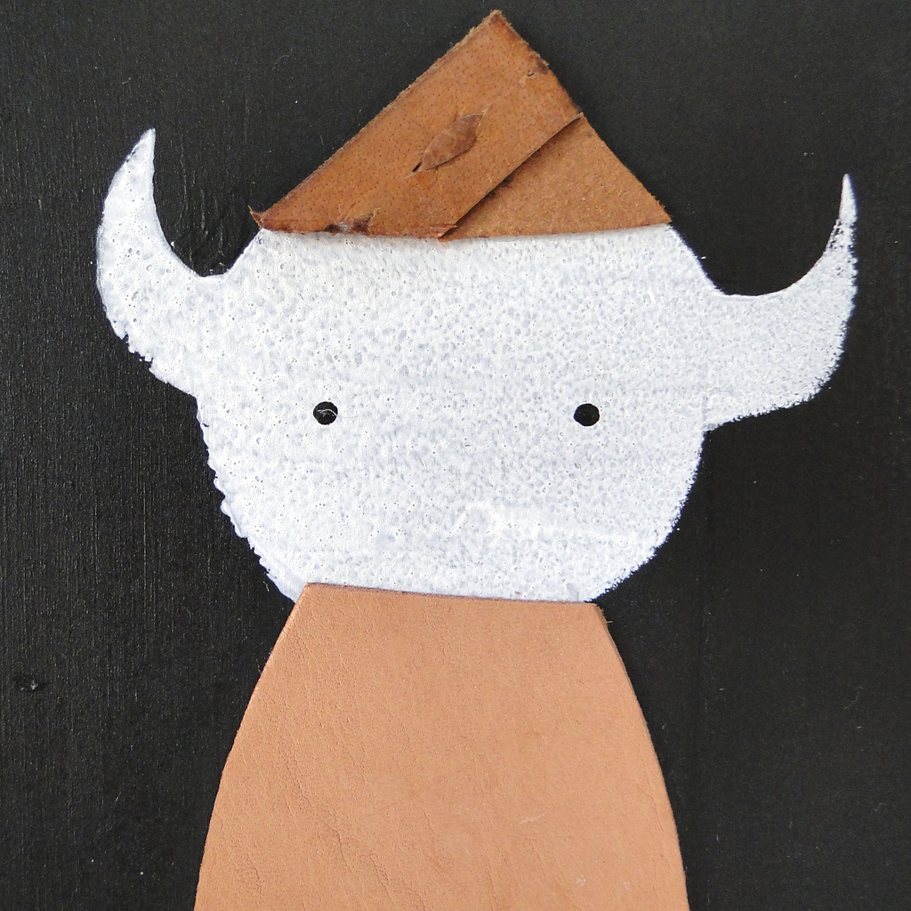 革鎧をつけたツノの小人兵隊のウッドアート オブジェ 木工 木雑貨 妖精 No5