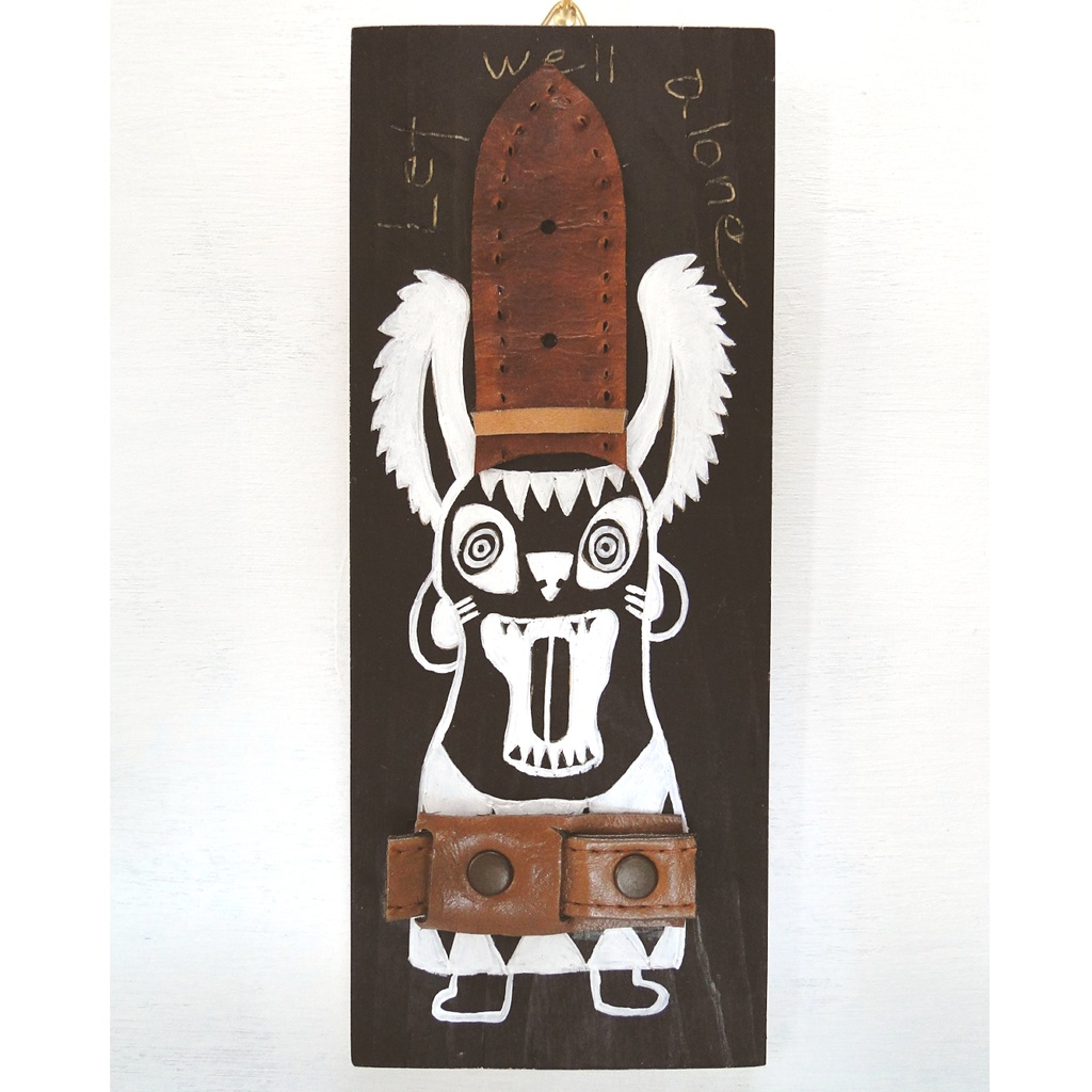 革鎧をつけた耳の長い戦士のウッドバーニングアート アフリカ オブジェ 木工 木雑貨 精霊 民族 エスニック  No5 