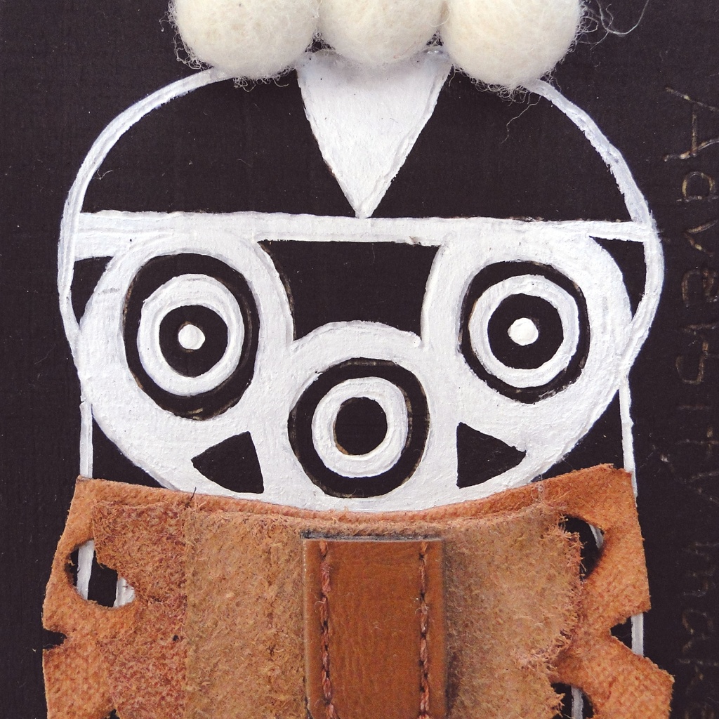 革鎧をつけた丸い目の戦士のウッドバーニングアート アフリカ オブジェ 木工 木雑貨 精霊 民族 エスニック No2