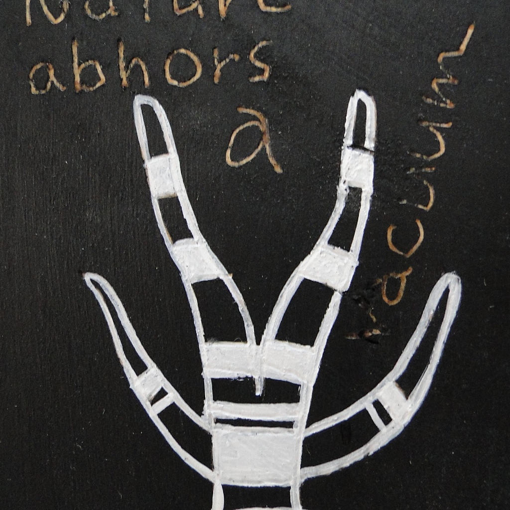 革鎧をつけたツノ戦士のウッドバーニングアート アフリカ オブジェ 木工 木雑貨 精霊 民族 エスニック No1