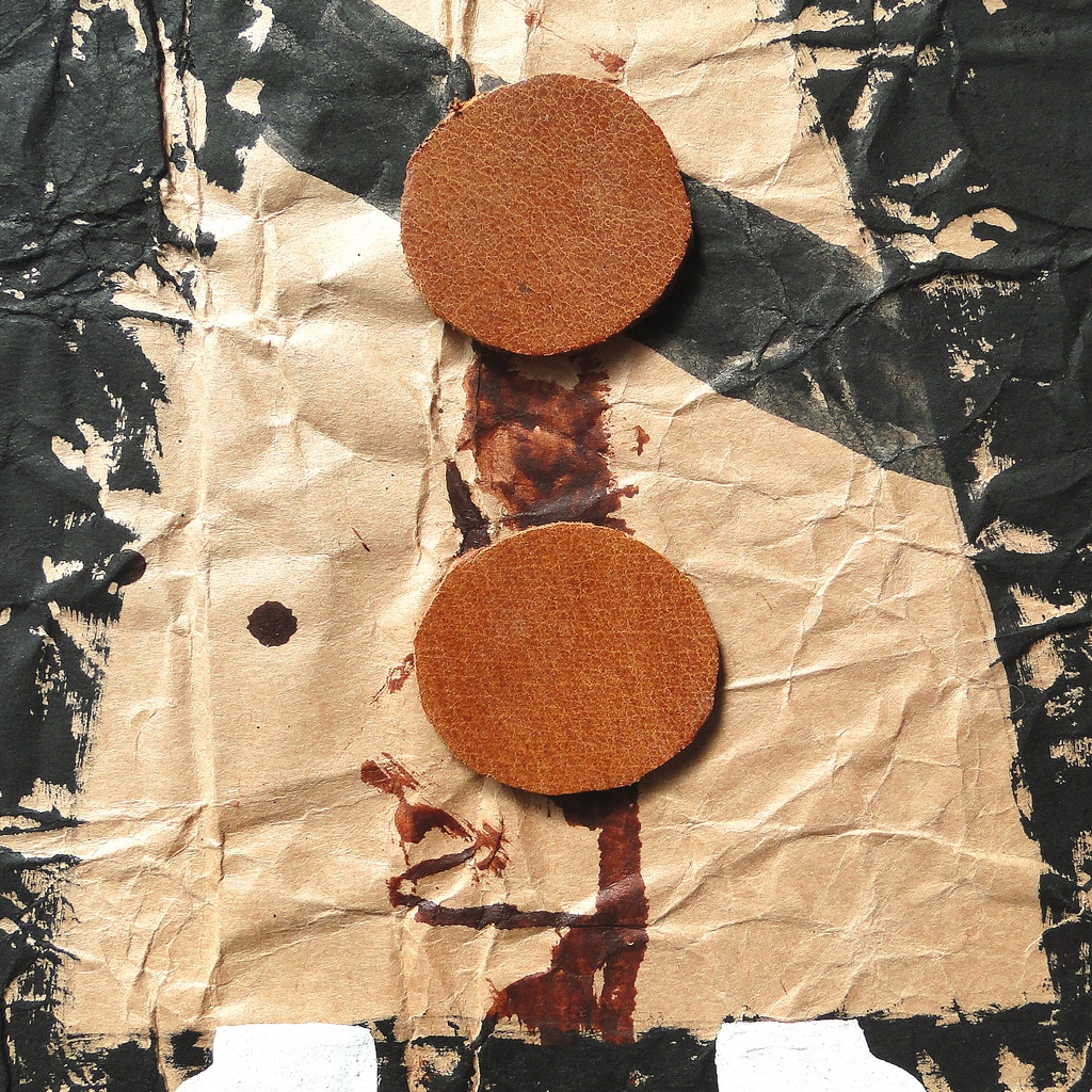 ヴィンテージ風くしゃくしゃアート 原画 絵画 キャンバス画 革ボタン 黒 No7