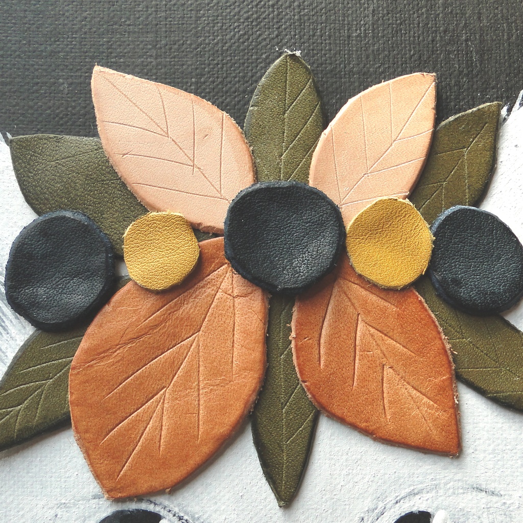 子猫と革飾りのアート 原画 絵画 キャンバス画 動物の絵 壁飾り