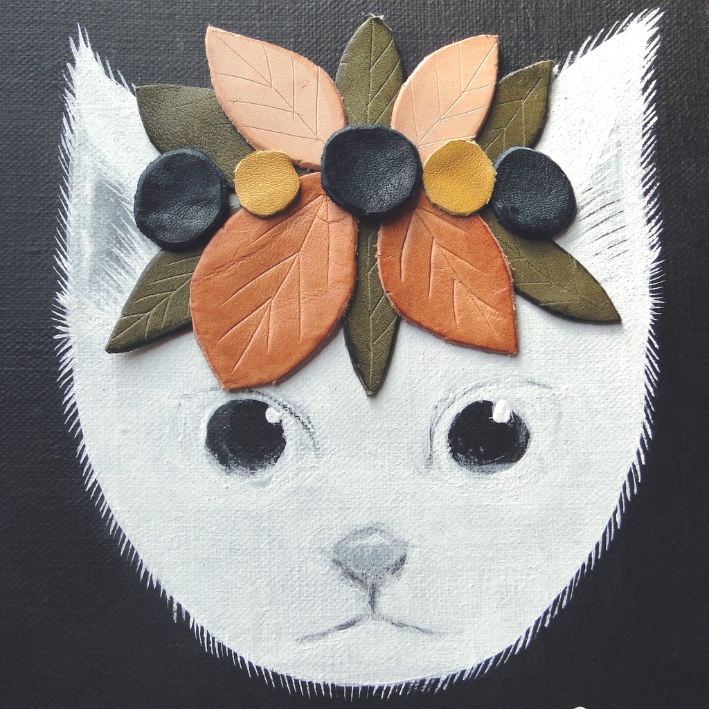 子猫と革飾りのアート 原画 絵画 キャンバス画 動物の絵 壁飾り