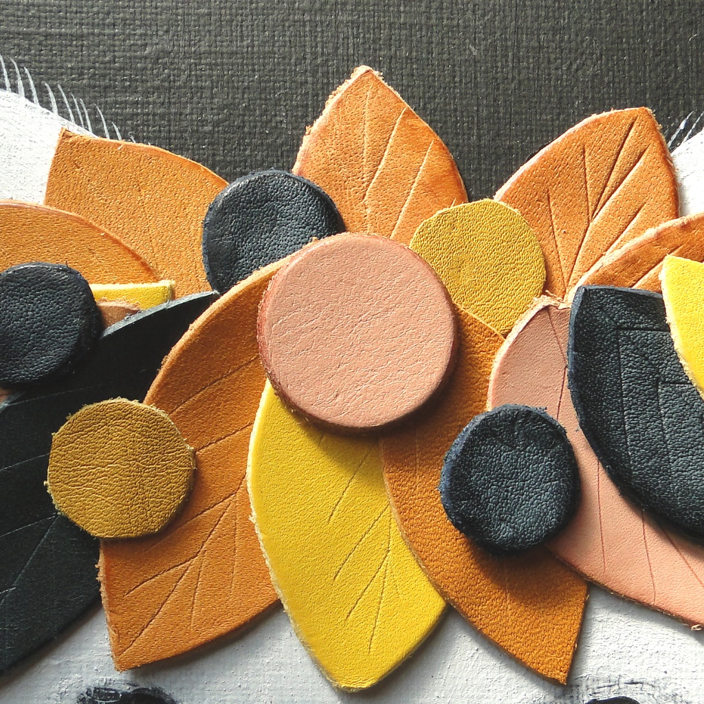 子猫と革飾りのアート 原画 絵画 キャンバス画 動物の絵 壁飾り