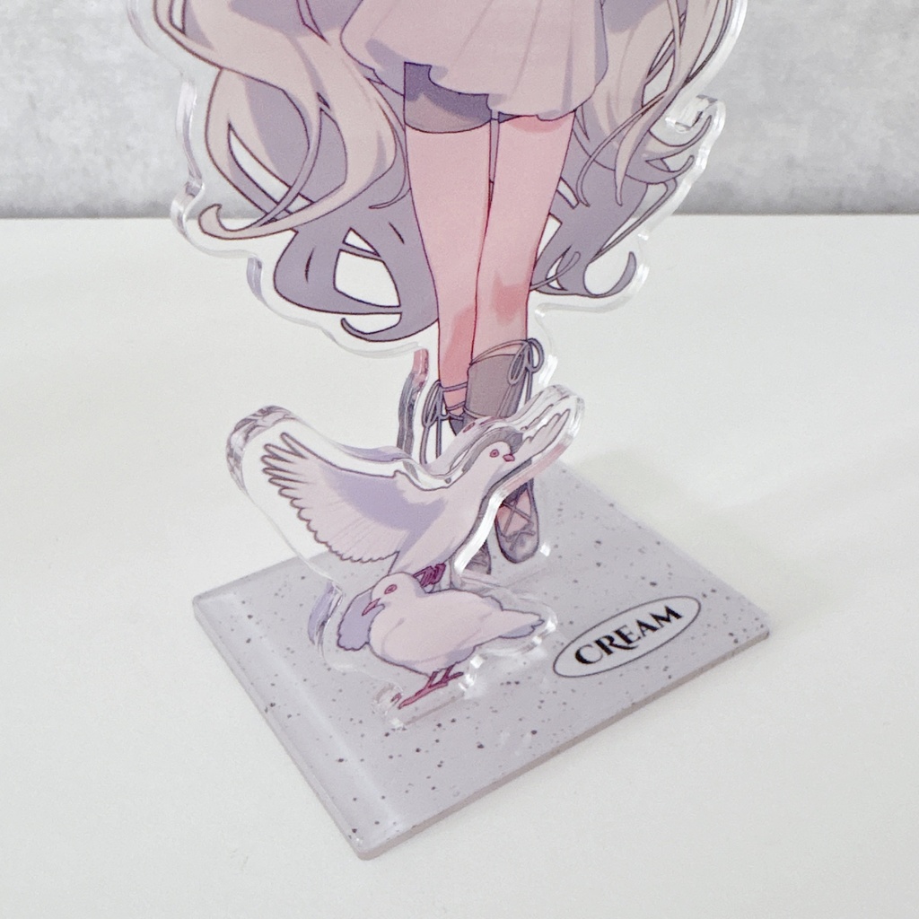 Acrylic Stand / MISTEE