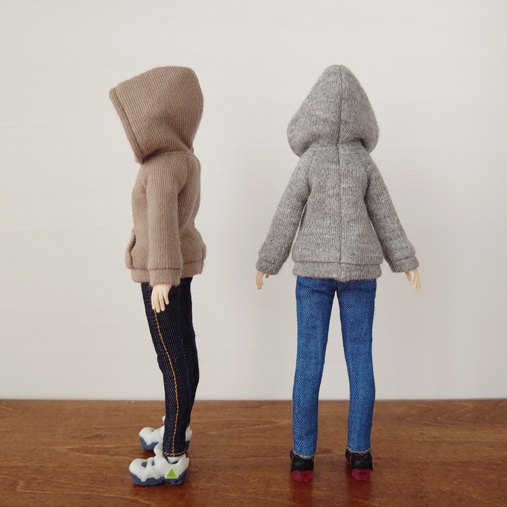 大きいフードのパーカー 1/12サイズ