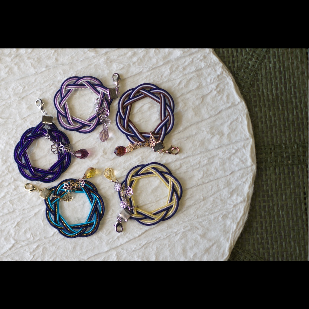 花添ふ「菊舞」:もちマスアクセサリー