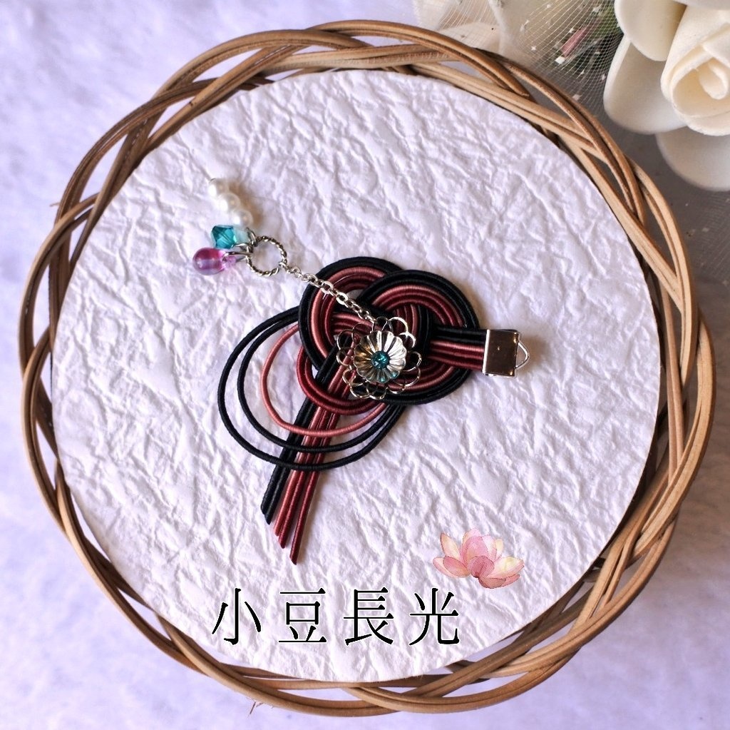 花添ふ「梅枝」:バックチャーム・もちマスアクセ