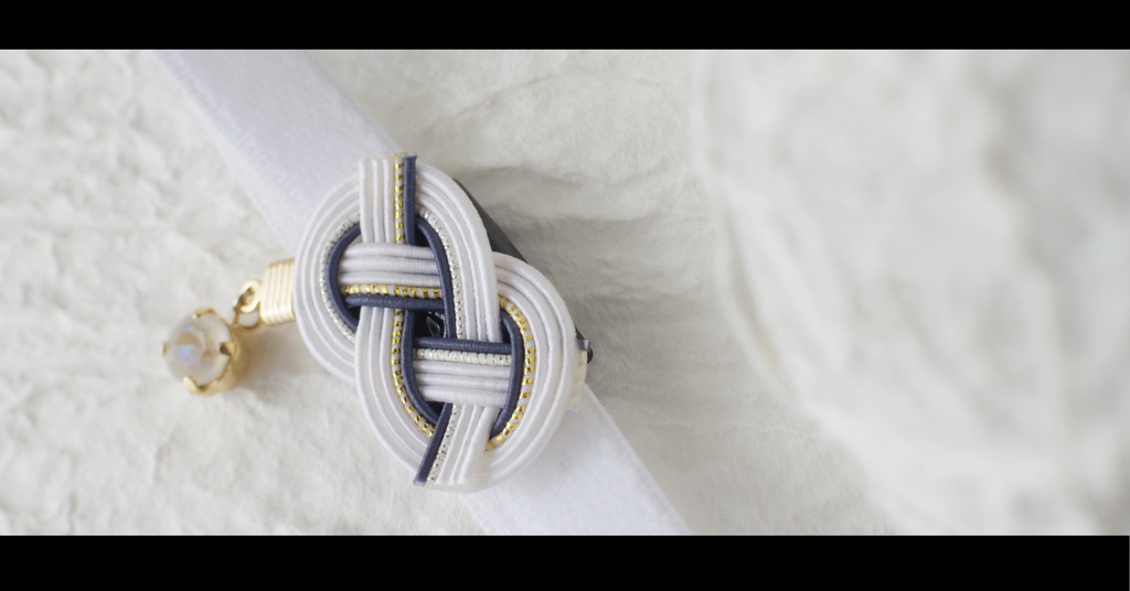 だきあわじ🌱御朱印帳バンド