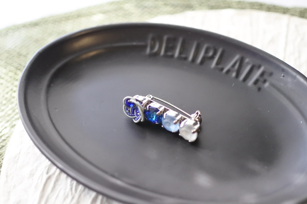 いちれんブローチ