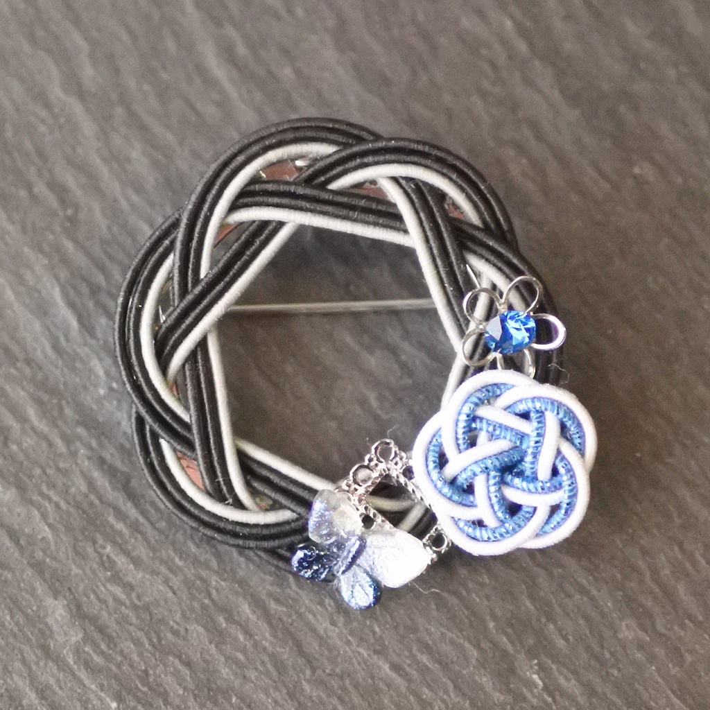 相生結びブローチ