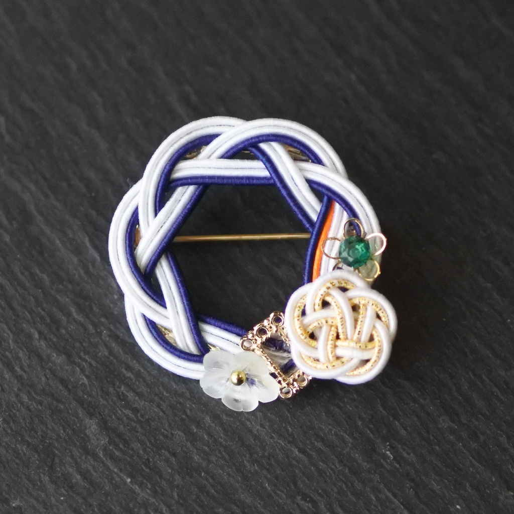 相生結びブローチ