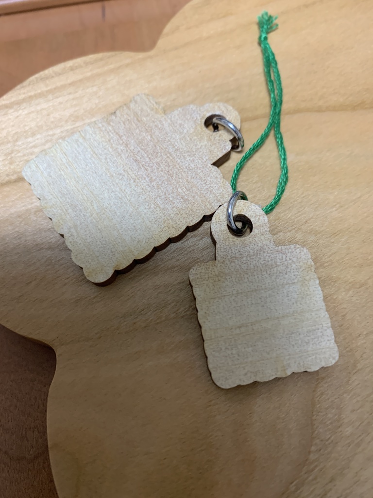 木製キーホルダー(1個) 左