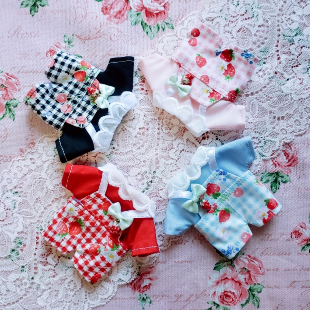 ギンガム×ベリーのオーバーオール