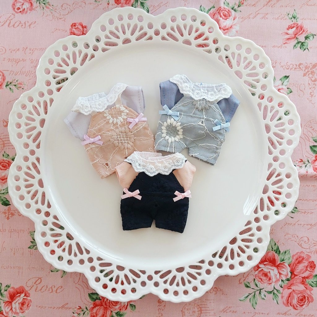 お花刺繍のサロペット