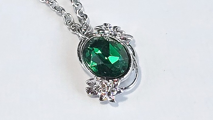 古代人イメージ 花の種イヤリング、ネックレス(ピアス変更可)