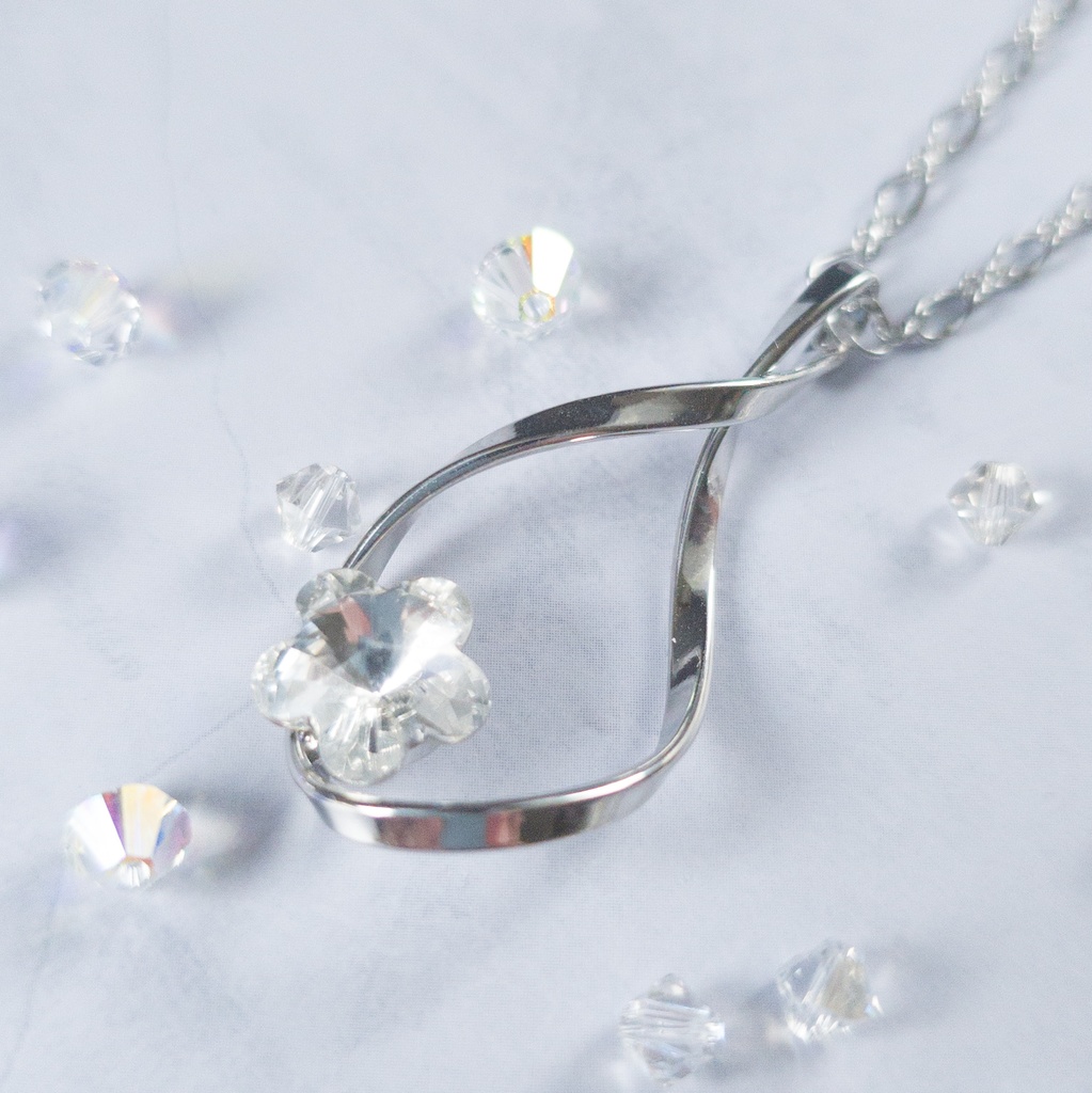 星海、エルピスの花イメージイヤリング(ピアス変更可)、ペンダント