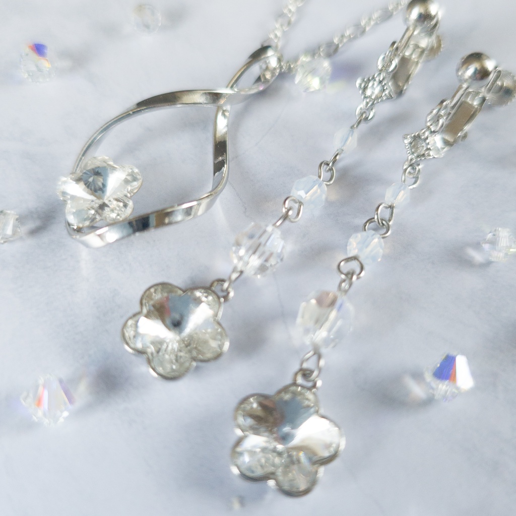 星海、エルピスの花イメージイヤリング(ピアス変更可)、ペンダント