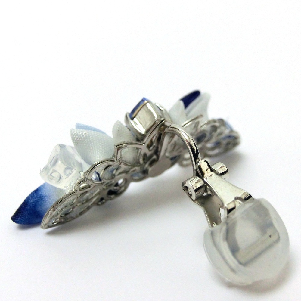 【再販】つまみ細工 イヤーカフ<Lサファイヤ>