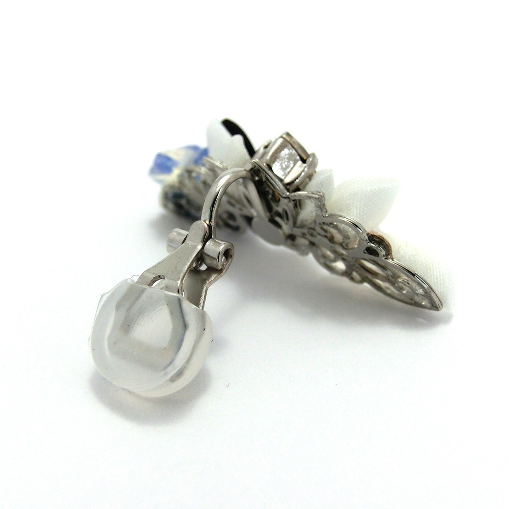 つまみ細工 イヤーカフ "月の欠片"<ブラックジェイド>