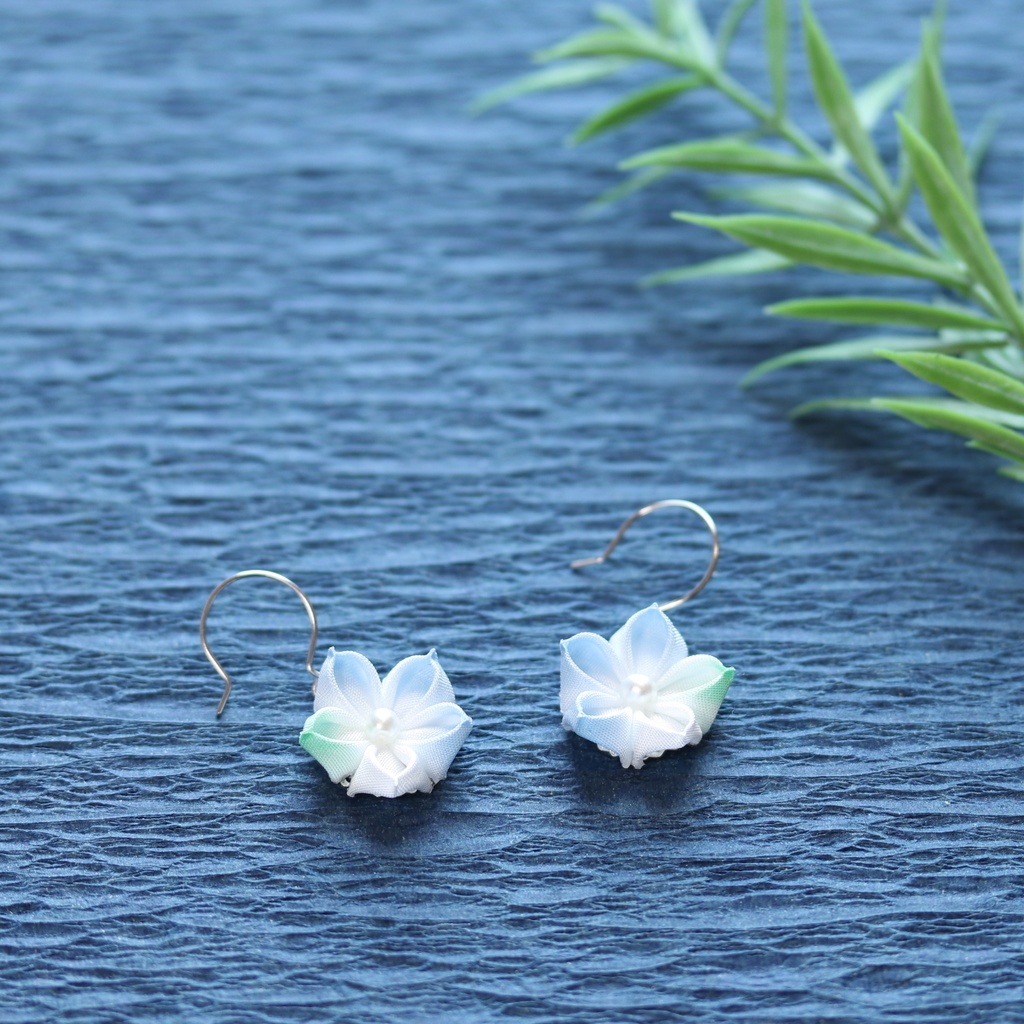 ピアス*つまみ細工桔梗*<涼風>イヤリングに無料交換