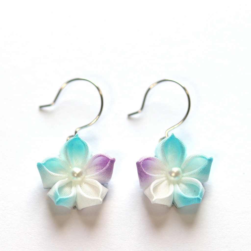 ピアス*つまみ細工桔梗*<水面>イヤリングに無料交換