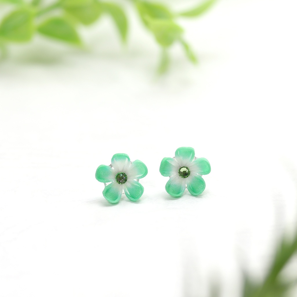 *つまみ細工小花のスタッドピアス* サージカルステンレス