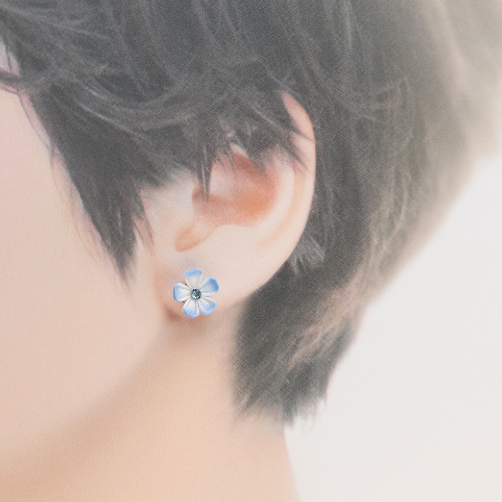 *つまみ細工小花のスタッドピアス* サージカルステンレス