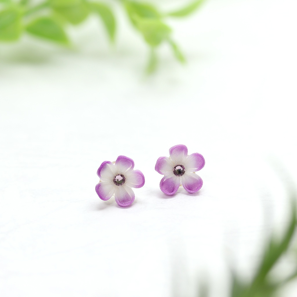 *つまみ細工小花のスタッドピアス* サージカルステンレス