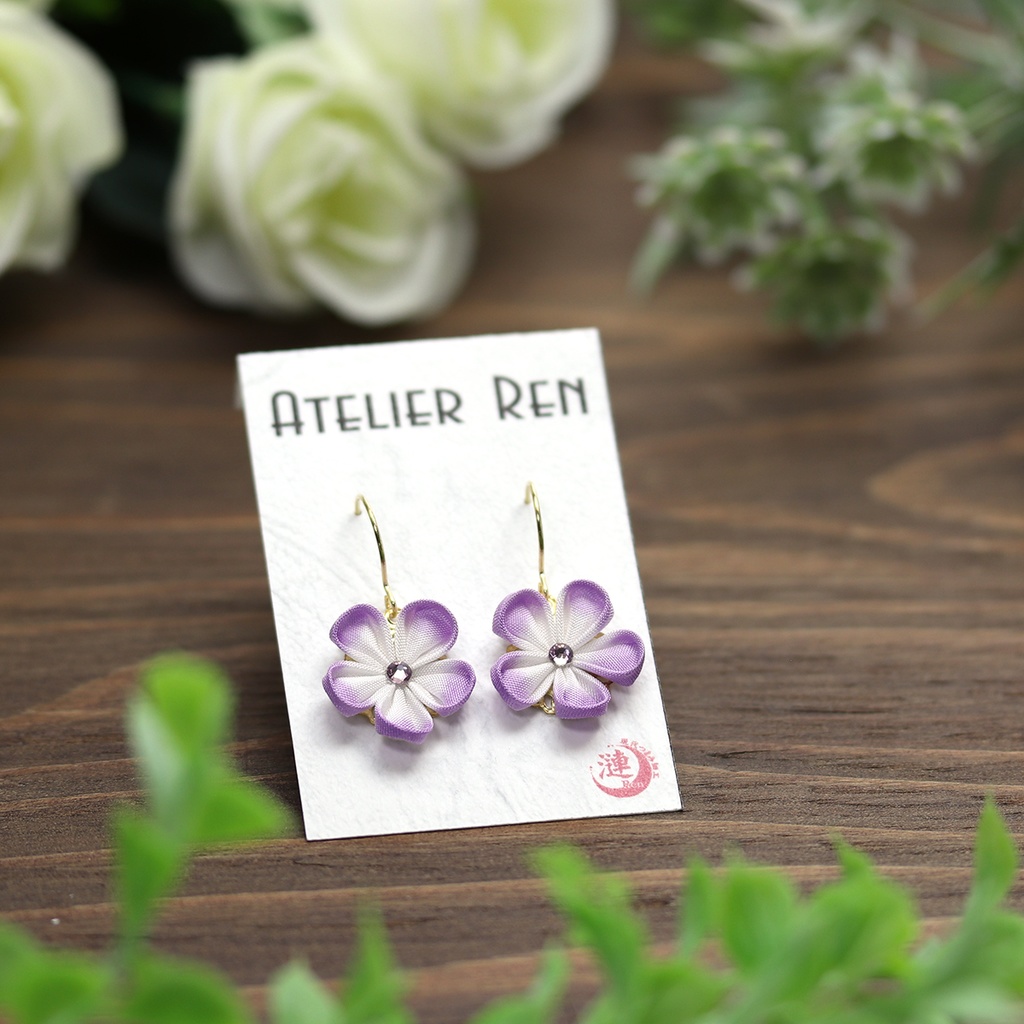 つまみ細工小花のピアス イヤリングに無料交換