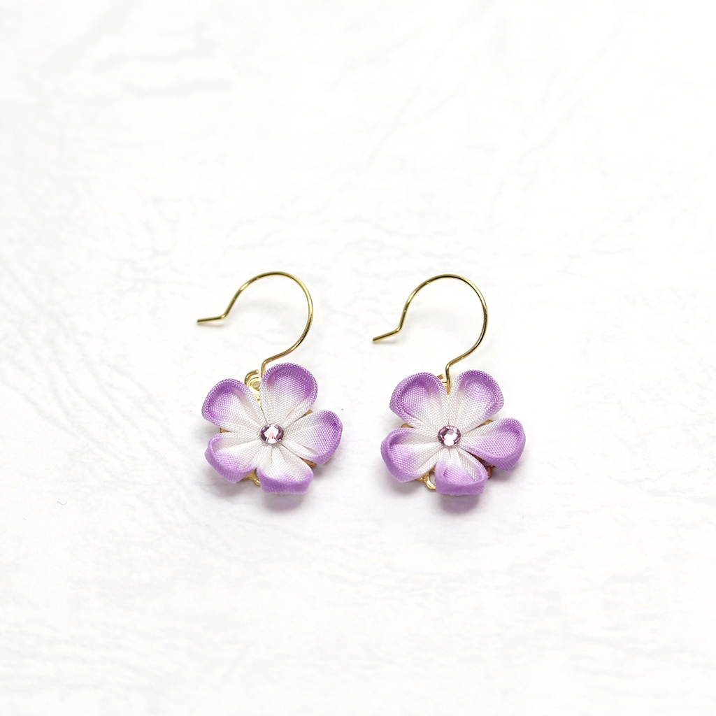 つまみ細工小花のピアス イヤリングに無料交換