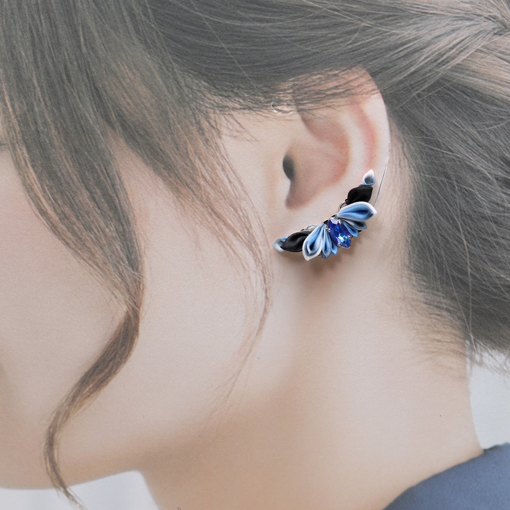 つまみ細工イヤーカフ<アクアマリン>