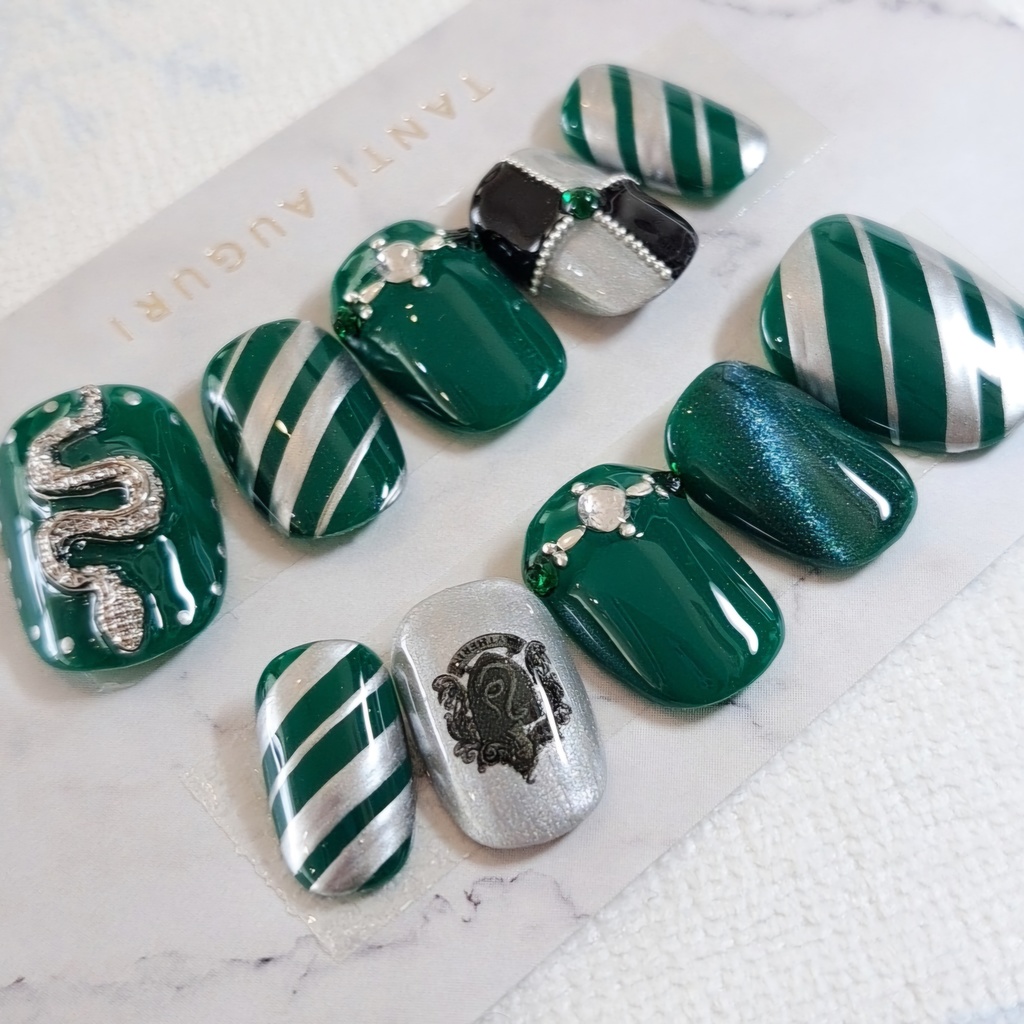 スリザリン風ネイル
