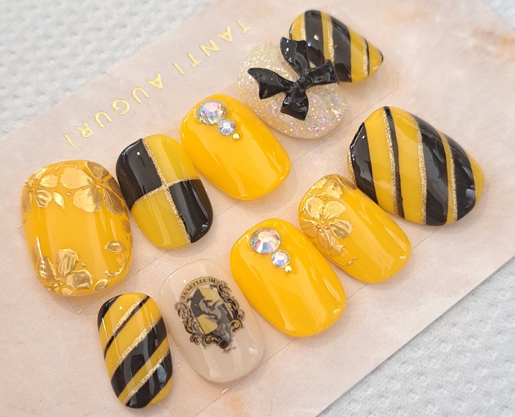 ハッフルパフ風ネイル🦡