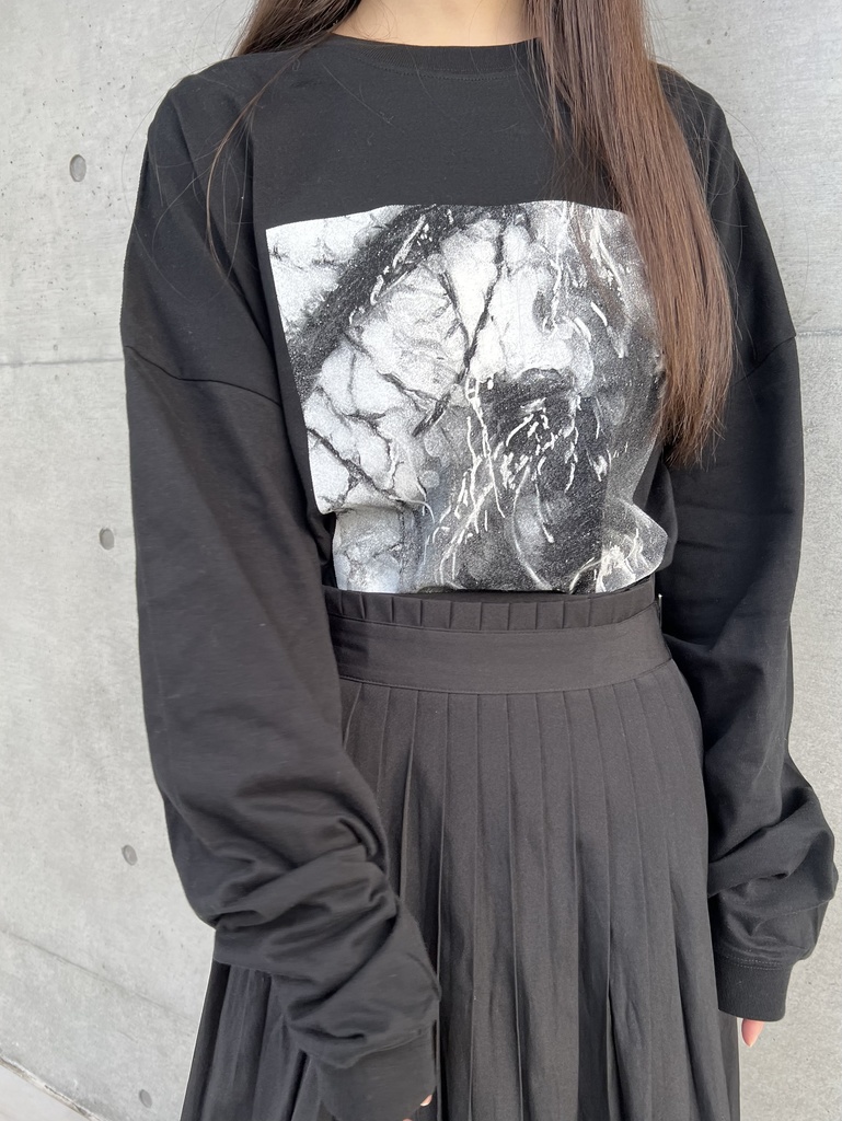 ロングスリーブTシャツ　缶バッジ2個付き