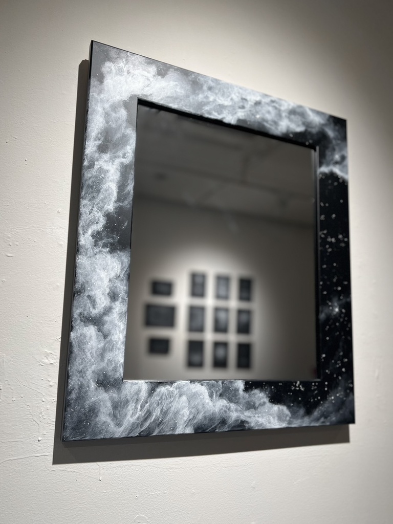 「deep deep down」mirror