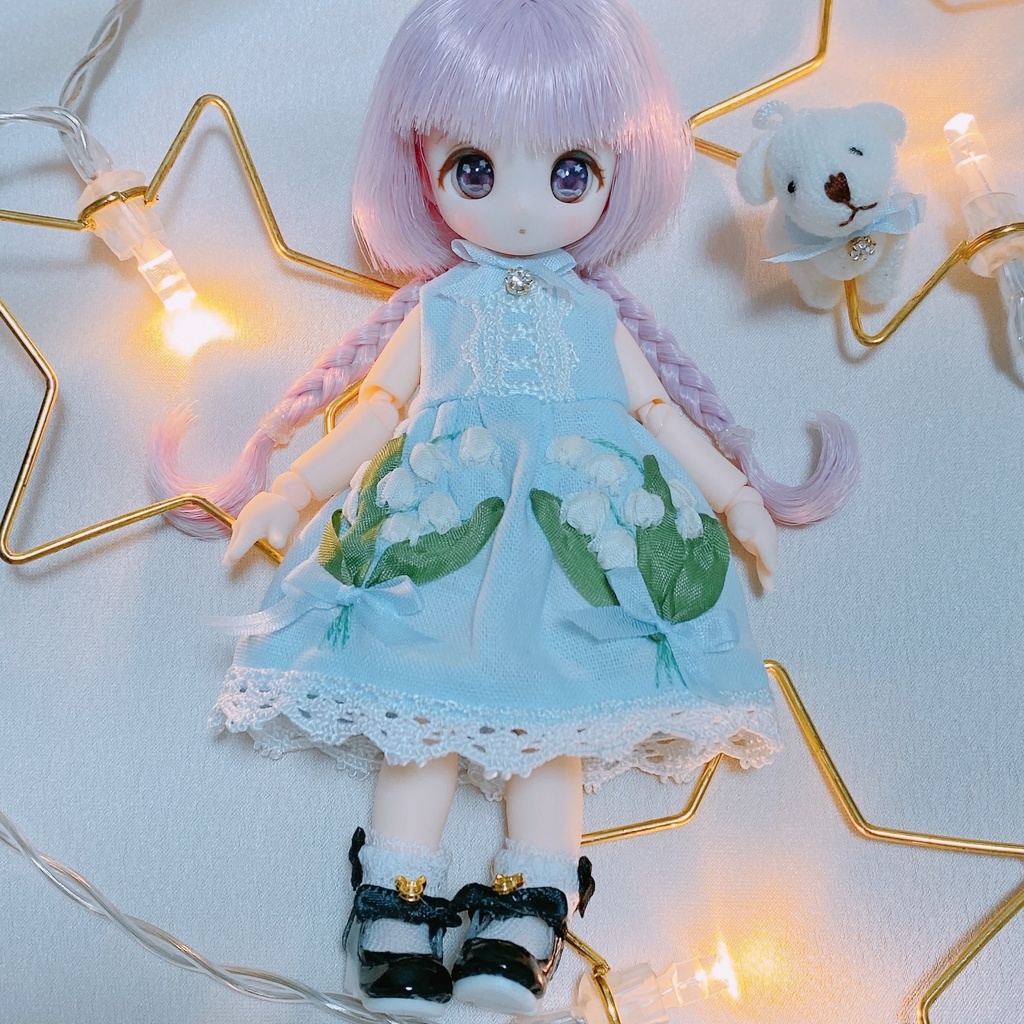 すずらんブーケの刺繍ワンピースとくまちゃん*。゚blue