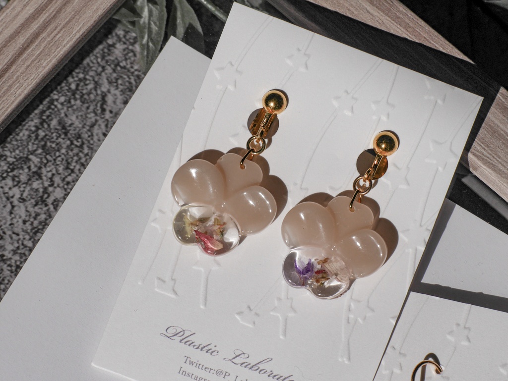 Pansy ピアス/イヤリング