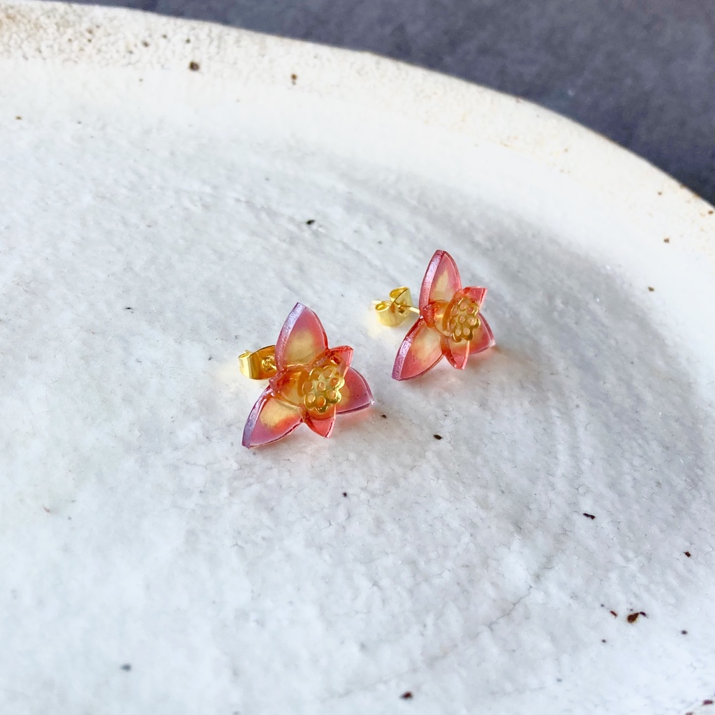 チグリジアのピアス