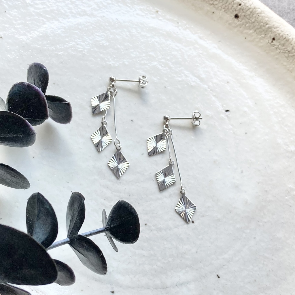 ジェイド・フロイドのアレンジピアス シルバー