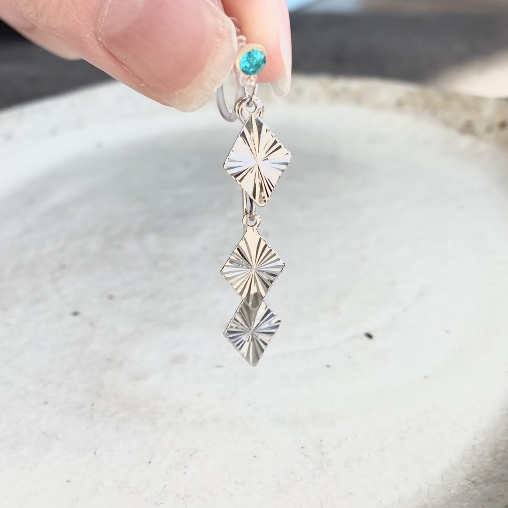 ジェイド・フロイドのアレンジイヤリング シルバー