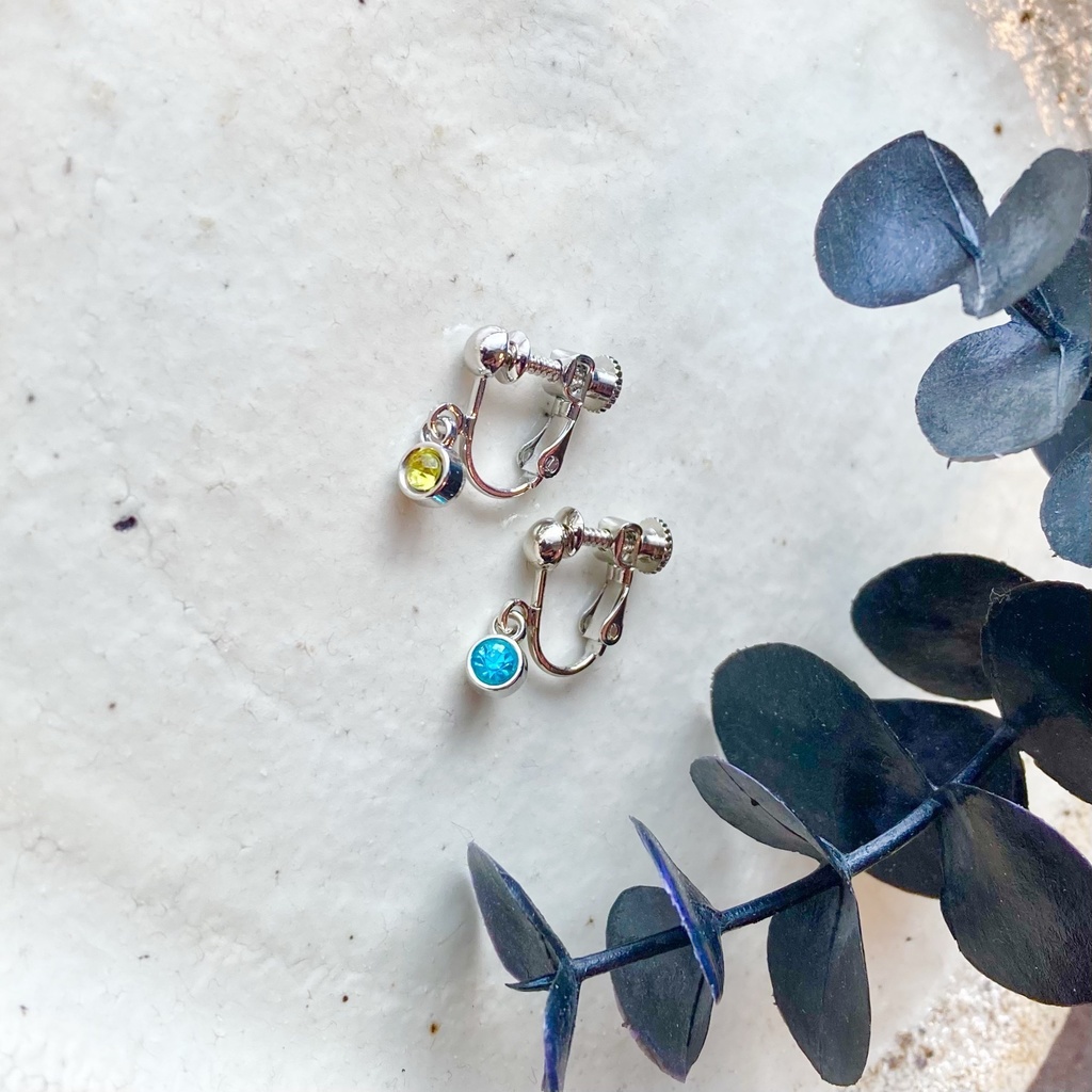 選べる推しカラーのビジューイヤリング