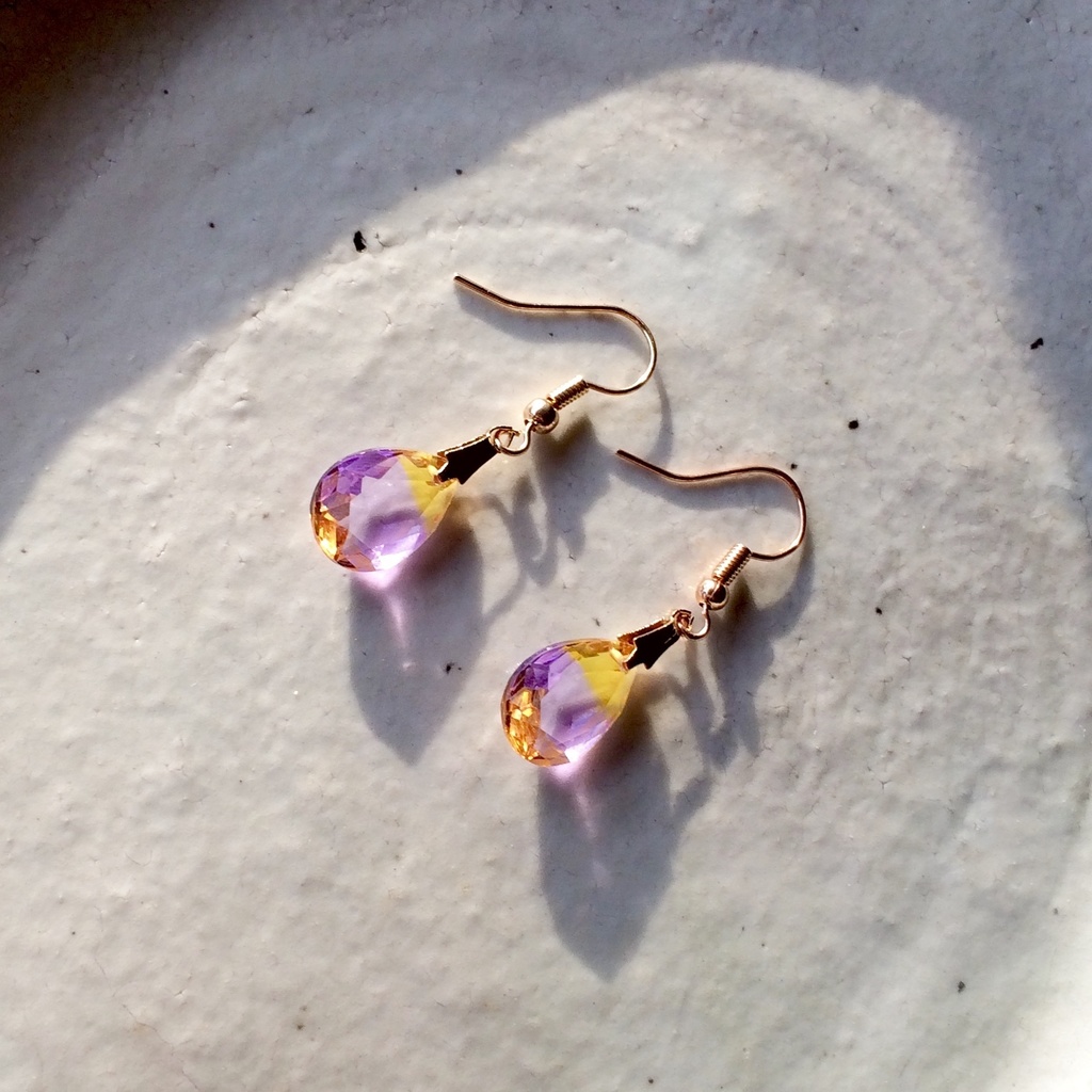 リオ・フォーティアイメージ アメトリン風ビジューのピアス 雫 お呼ばれにも!