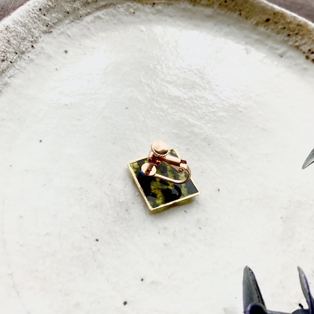 アグネスタキオン(固有演出)イメージイヤリング メンズにも!