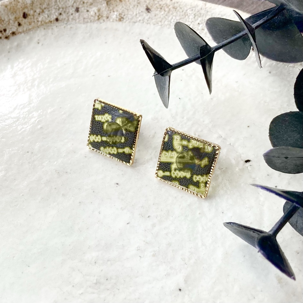 アグネスタキオン(固有演出)イメージピアス メンズにも!